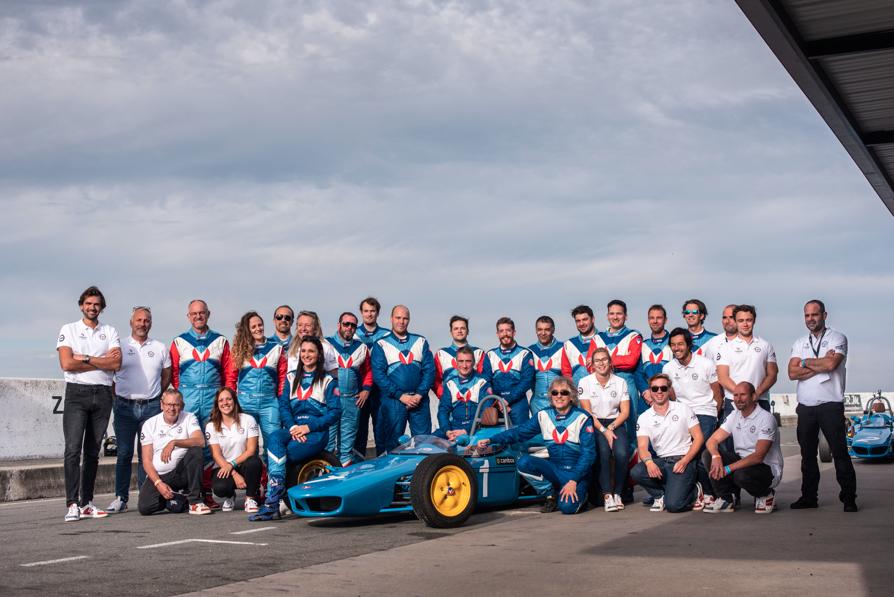 équipes de Classic Racing School et de la Vaillante Académie