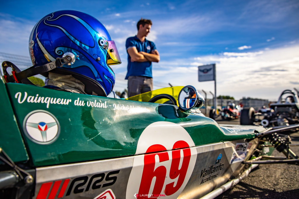 Moi, Théo et ma Lotus 69 : le trio qui allait chercher la pole et les victoires sur cette dernière manche de l'Historic Tour 2022 à Albi.