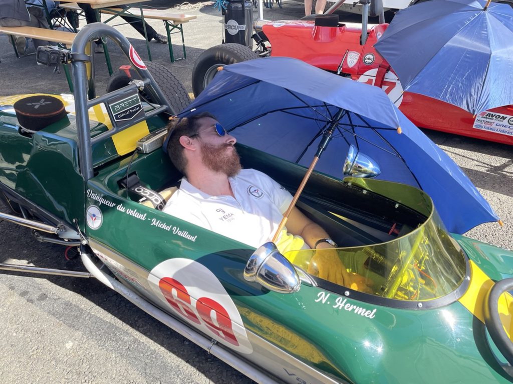 Repos dans ma Lotus 69 après ma victoire à l'Historic Tour 2022 Albi.