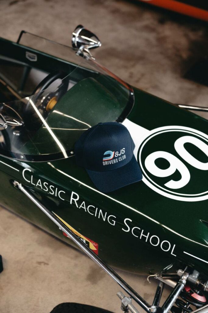 8JS Classic Racing School