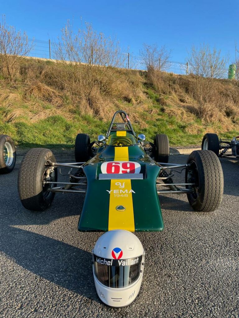 Lotus 69 et casque michel vaillant