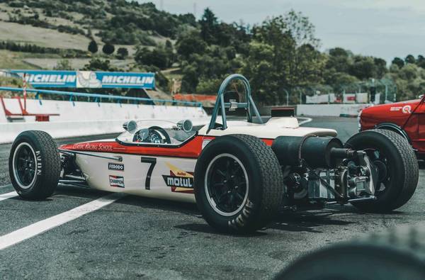 photo monoplace classic racing school charade 1