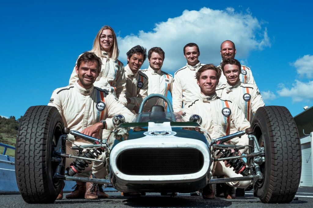 the world's first historic racing school team