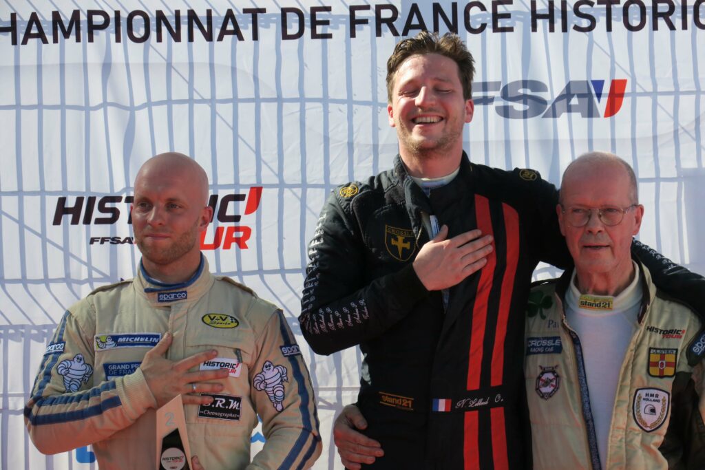 Podium du HVM 2023 Historic Tour à Magny-Cours du Challenge Formula Ford Historic classe A.